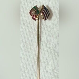 Gold Portuguese and American Flag Pin